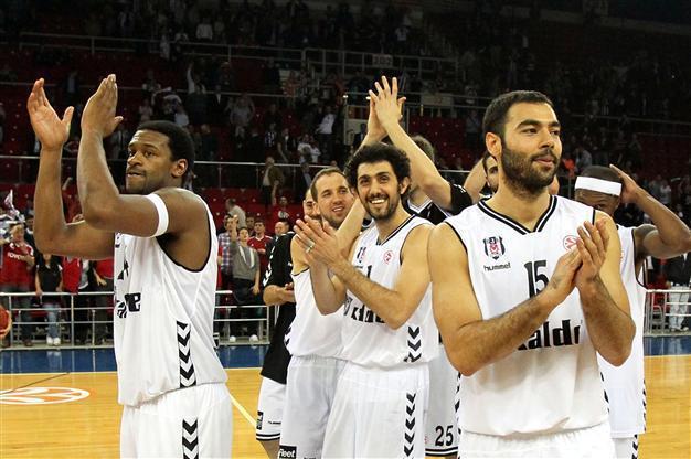 Beşiktaş beat archfoes Fenerbahçe in the last game of Euroleague Top 16