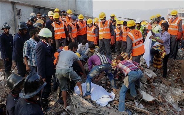 Search for survivors ends in Mumbai building collapse