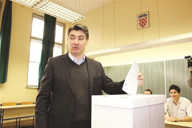 Croatians go to polls in their first EU vote