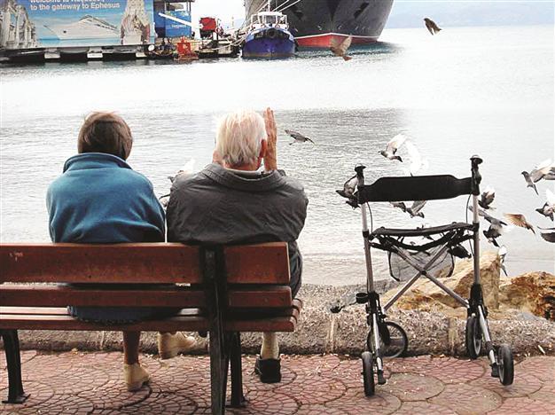New pension system raises applications, report says