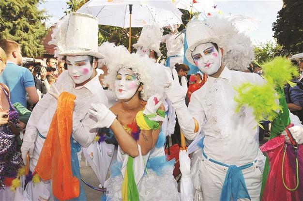 Adana marks April with Orange Blossom Carnival