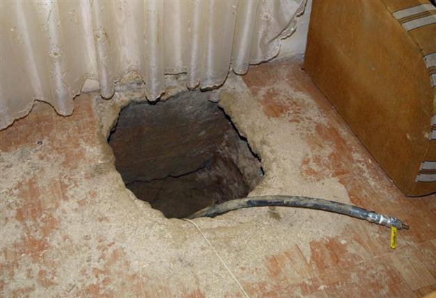 Two detained for stealing jet fuel through tunnel dug from sitting room in Istanbul