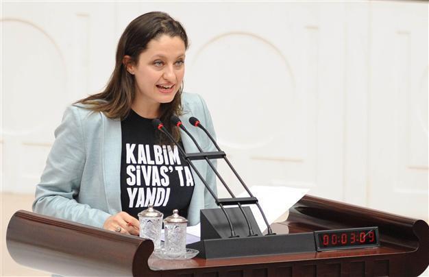 Turkish female deputies allowed to wear pants inside General Assembly