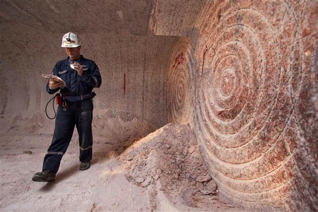 Minister vows to block Potash bid for Israel Chemicals