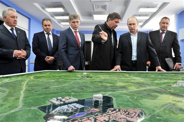 Putin unveils $50 billion drive for Russian space supremacy