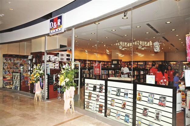 Entertainment retailer D&R expands to web with buyouts