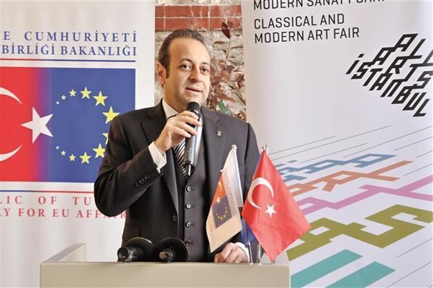 Turkish EU minister holds cocktail party for All Arts fair