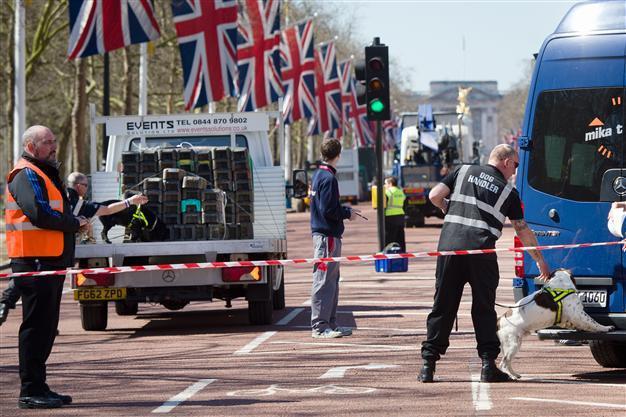 Ethiopias Kebede, Kenyas Jeptoo win London Marathon amid tight security