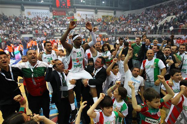 Pınar Karşıyaka cruises to Eurochallenge Cup Final