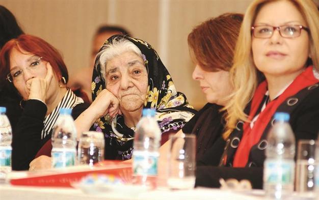 Opposition leader listens to female rights groups