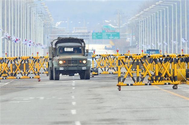 South Korea delivers talks ultimatum to North