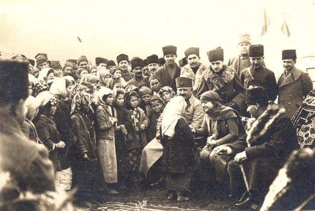 Photos reveal child heroes of Turkey in times of war