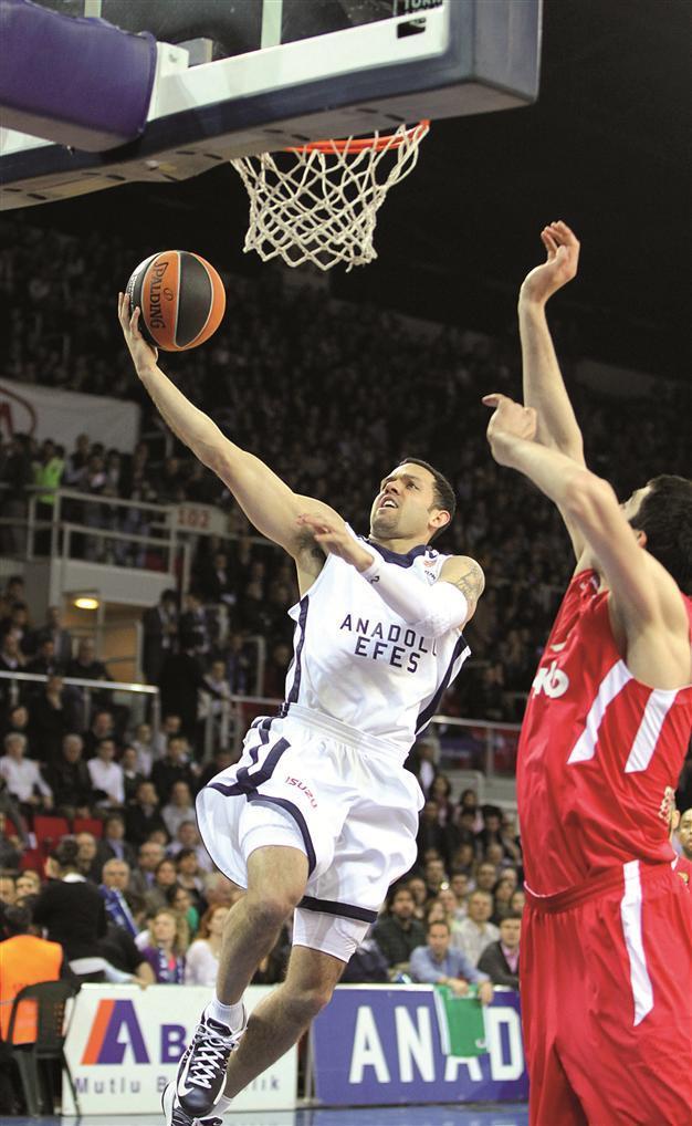 Efes set to fight for the last London ticket