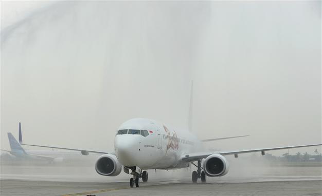 Two missiles target Russian passenger plane over Syria: Report