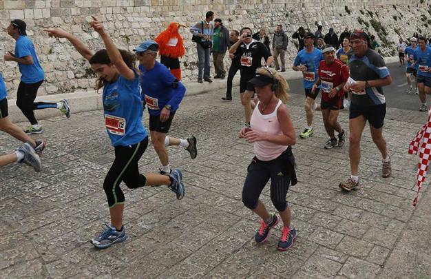 UN cancels Gaza marathon as Hamas bans women runners
