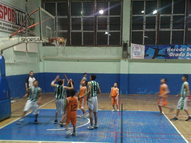 Basketbol coach apologizes for team’s record 299-0 win: I am not a good educator