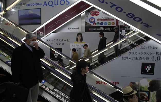 Sharp announces $111 million tie-up with Samsung