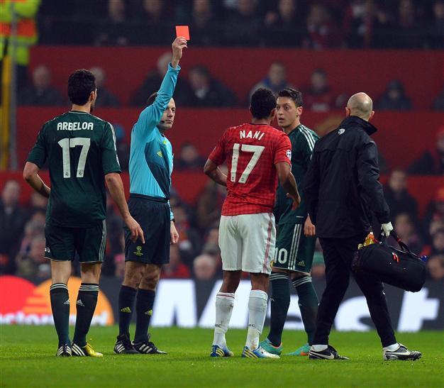 British media blame Manchester United’s loss on Turkish referee Cüneyt Çakır
