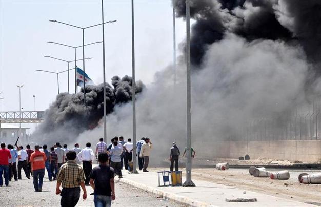 Brawl erupts at Syria border, kills Turkish policeman
