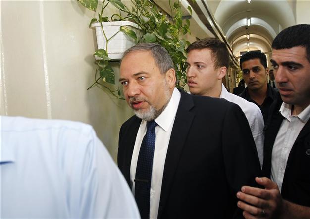 Israels ex-foreign minister accused by former deputy
