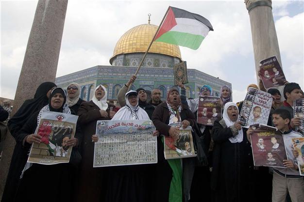 Israeli police detain top Jerusalem Muslim cleric for six hours