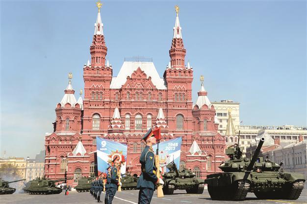 Russia flexes military muscle on Victory Day