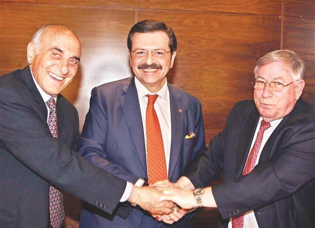 Turkish chair takes offices at Middle East arbitration center
