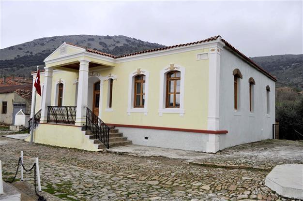 Turkish mayor invites Greek-origin citizens back to Aegean island