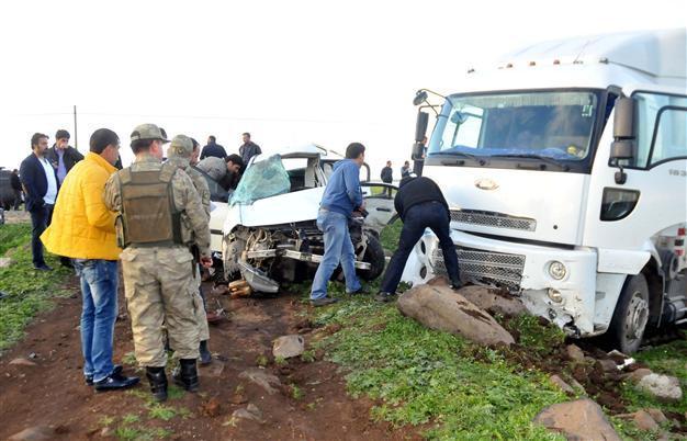 Two police officers killed in accident involving Claudia Roths convoy