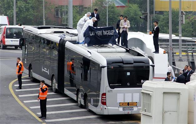 Dead body found on top of Istanbul metrobus