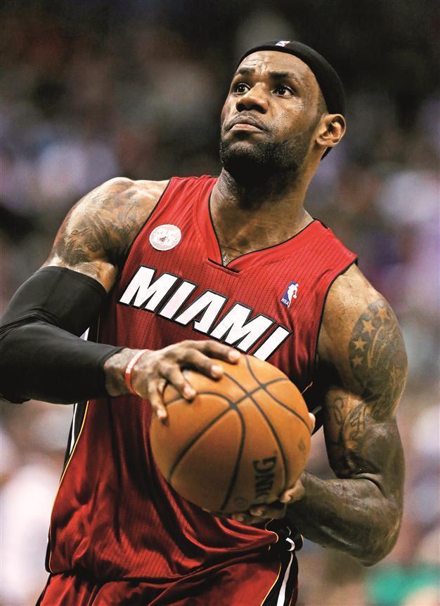 LeBron wins MVP, 1 vote shy of unanimously
