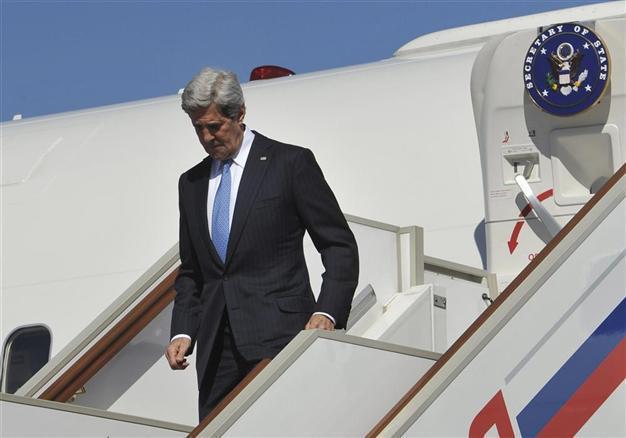 US Secretary of State Kerry arrives in Russia on mission to mend relations