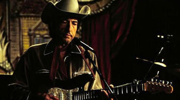 French award for Dylan blowing in the winds of politics