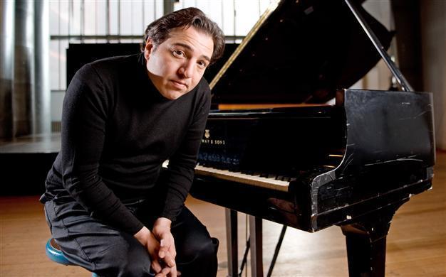 Turkish pianist Fazıl Say survives traffic accident