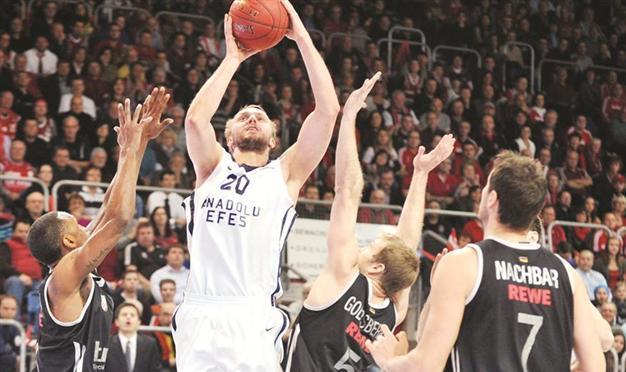 Efes seeking win over Brose for ticket to playoffs