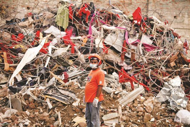 Garment makers hail safety deal in Dhaka