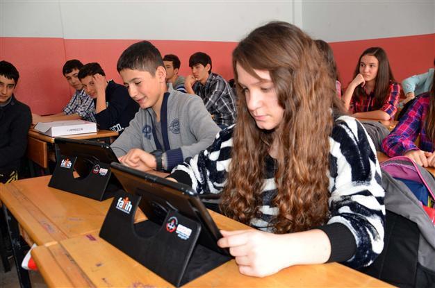 Ministry launches tender process for tablets at Turkish schools