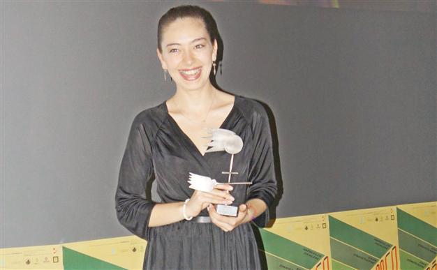 Atagül receives the ‘Young Witch’ prize