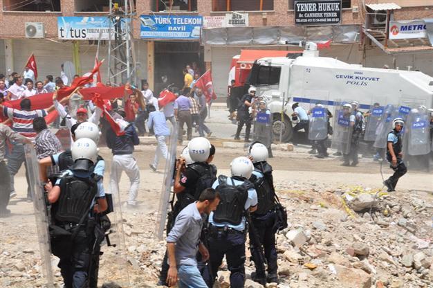 Four more arrests over Reyhanlı blasts, four other suspects still sought