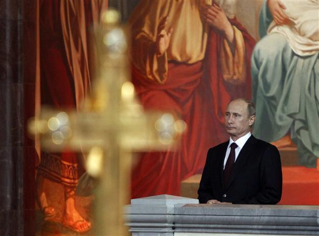French-turned-Russian actor Depardieu compares Putin to Pope John Paul II
