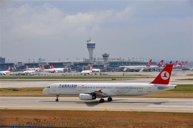 Strong wind delays flights at Istanbul’s Atatürk Airport