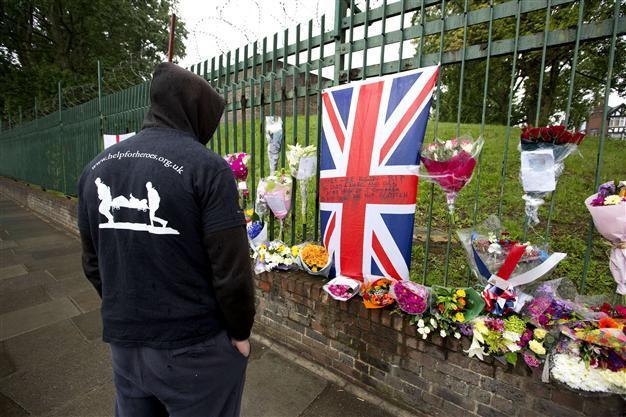 Trio arrested over London attack released on bail