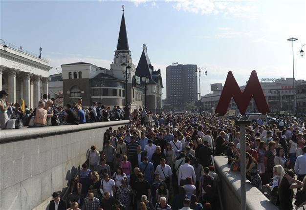 7 people hospitalized after Moscow subway fire