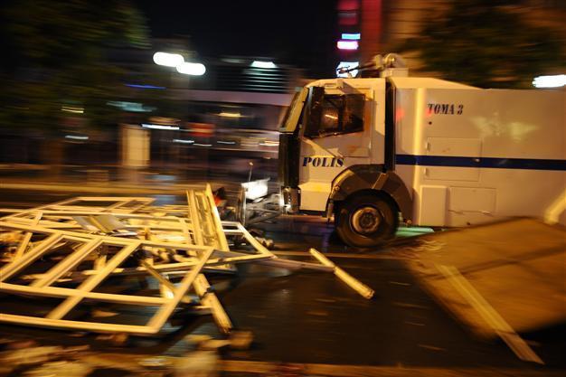 Ankara police start public diplomacy campaign for night break to protests