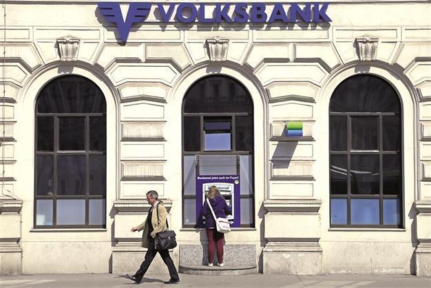 France, top EU tax havens vow banking transparency