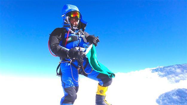 Indian woman is first female amputee to climb Everest