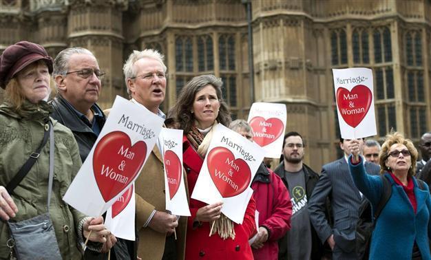 Britains gay marriage bill passes major hurdle