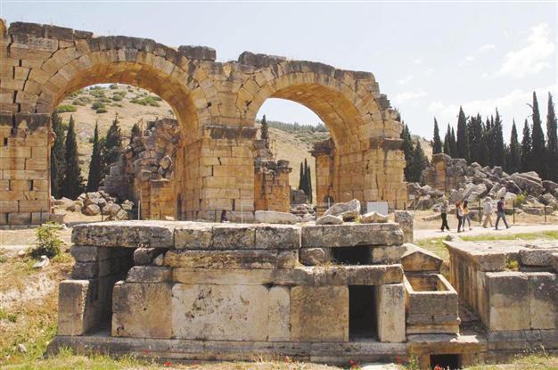 Italians and Turks to cooperate on Hierapolis