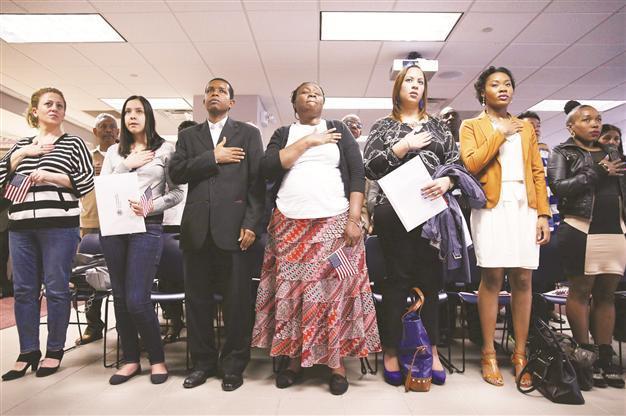 US immigration bill clears Senate hurdle