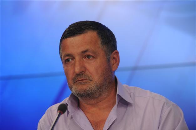 Father of Chechen killed in Boston probe wants FBI agents tried